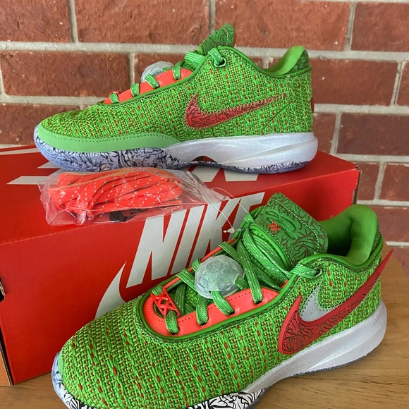 Nike Lebron 20 Stocking Stuffer Size 7 Womens Grinch Green Red New Sneakers Shoe - Picture 10 of 12